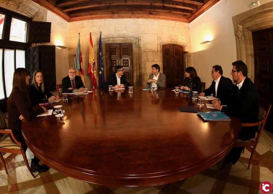 La Diputación de Alicante y la Generalitat acuerdan crear por decreto la Comisión Bilateral de trabajo que será permanente y flexible