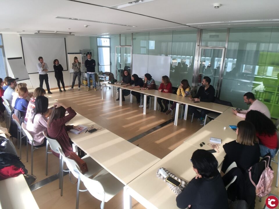 Veintidós emprendedores comienzan a desarrollar sus proyectos en una zona coworking cedida por el Ayuntamiento de Petrer