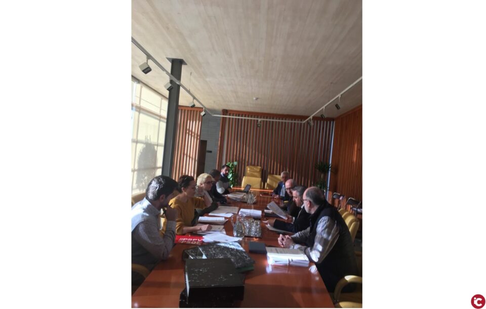 Técnicos municipales atribuyen a imperfecciones en el pliego del contrato de limpieza en centros escolares y dependencias municipales como el origen de los problemas