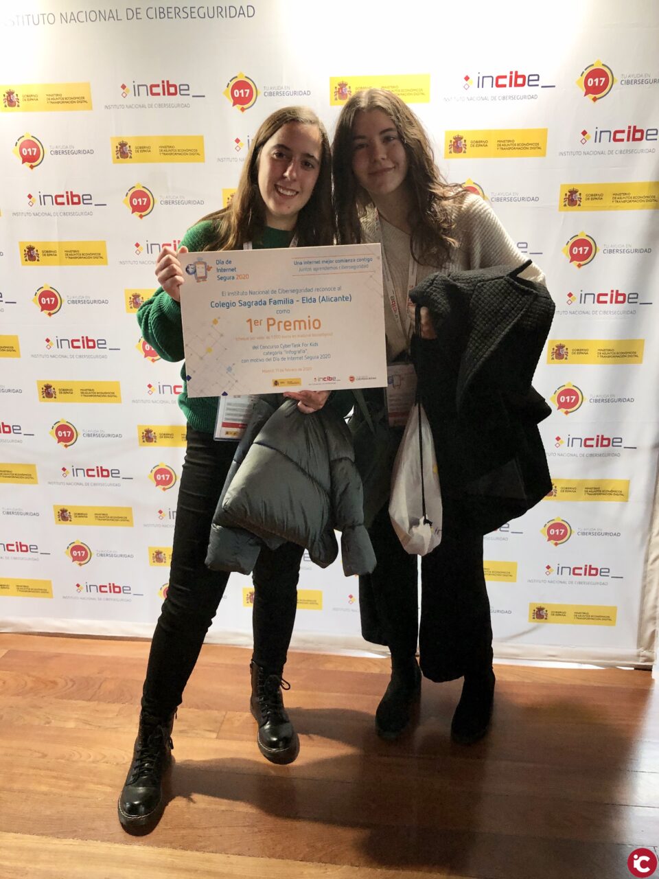 El grupo Erasmus del Colegio Sagrada Familia de Elda gana el premio a la mejor Infografía en el concurso Cybertasks for kids