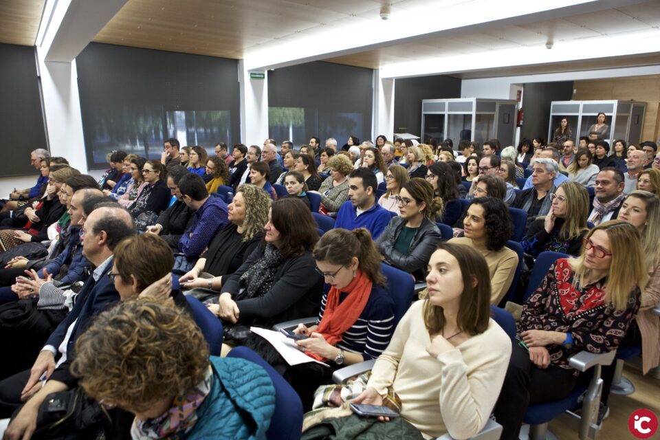 Dones científiques i tecnòlogues demanden més presència femenina en les ciències experimentals
