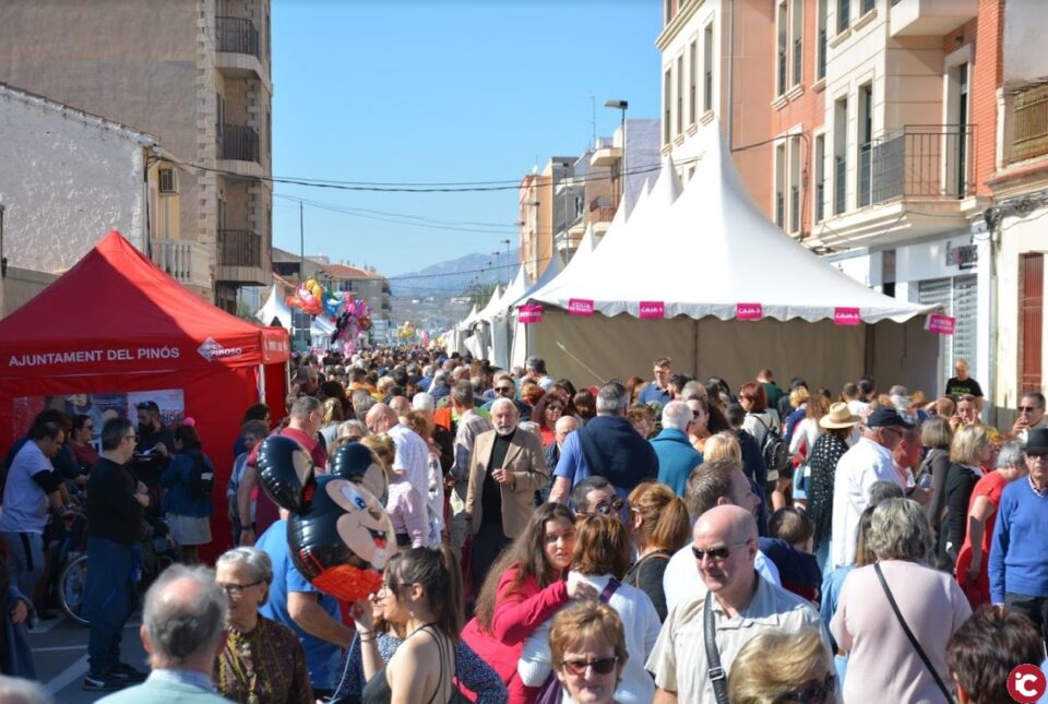 Pinoso celebra sus 194 años de Villazgo echándose a la calle para vivir una gran fiesta