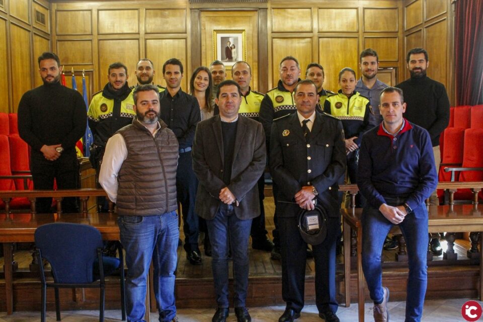 Saprova la convocatòria de 19 places dagents per a la policia local