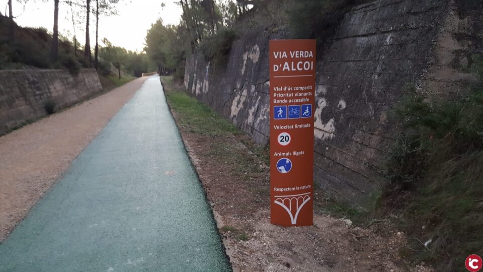 Instal·lada la senyalització en la Via Verda
