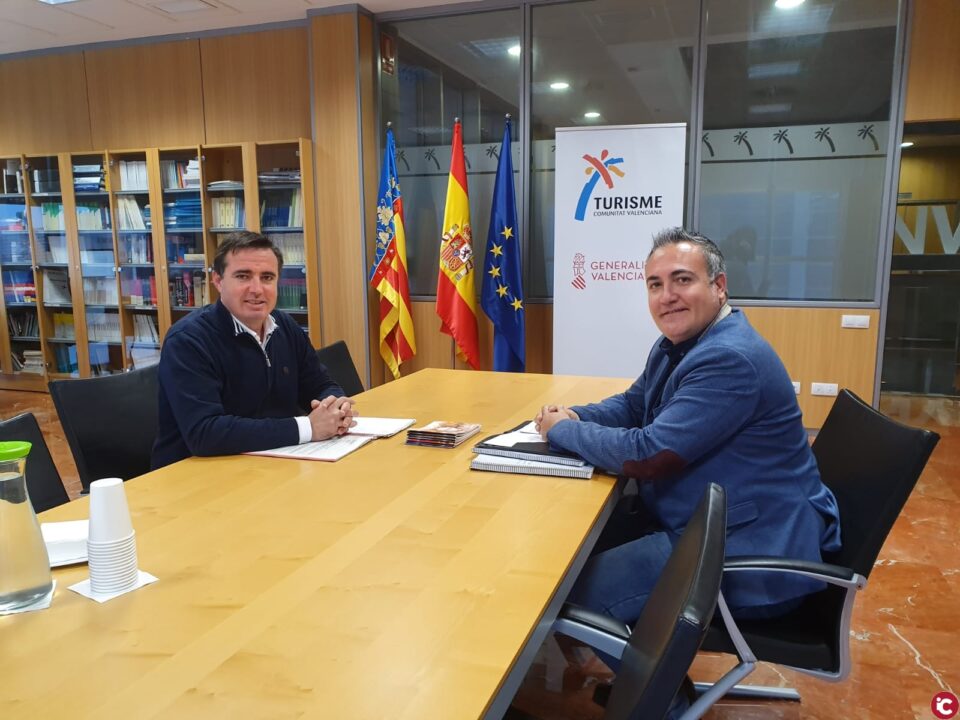 El PSOE de Ibi se reúne con el Director General de Turismo de la Comunidad Valeniana