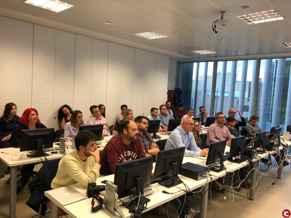 La Corporación Municipal se prepara para la llegada de la administración electrónica