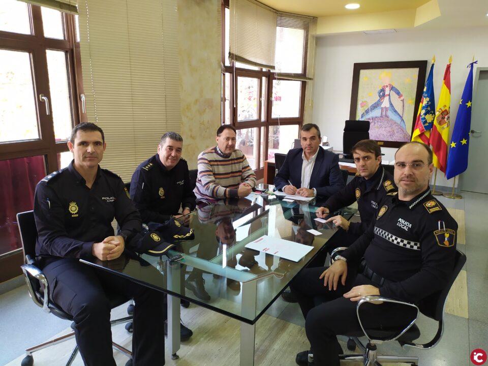 El Ayuntamiento de Aspe y la Policía Nacional estrechan lazos para abordar temas de seguridad ciudadana y extranjería