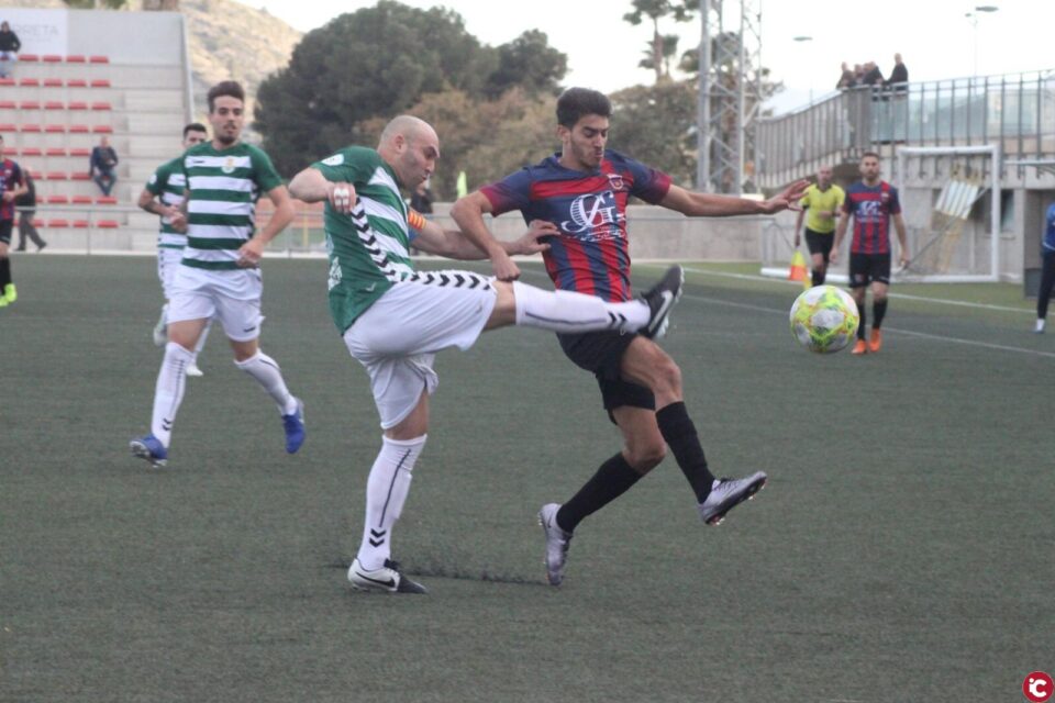 Goleada del Eldense al Jove que le permite seguir soñando