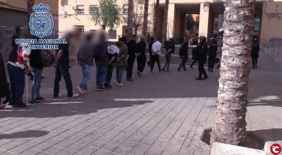 Macro operación de la Policía Nacional desmantelando varios puntos de venta de droga en la zona norte de Alicante