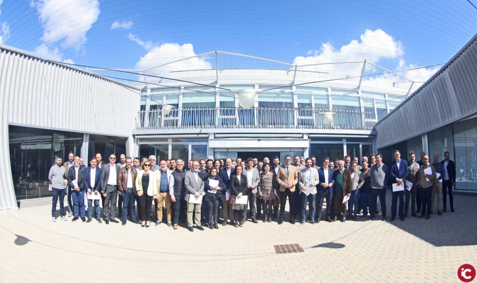 Más de 150 alcaldes y concejales arropan la presentación de Planifica