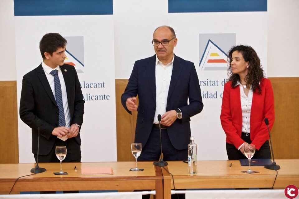 El rector presideix la presa de possessió del president del Consell d'Estudiants de la Universitat d'Alacant