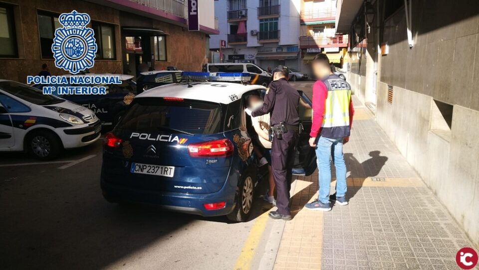 La Policía Nacional ha detenido a una persona acusada de un homicidio en grado de tentativa