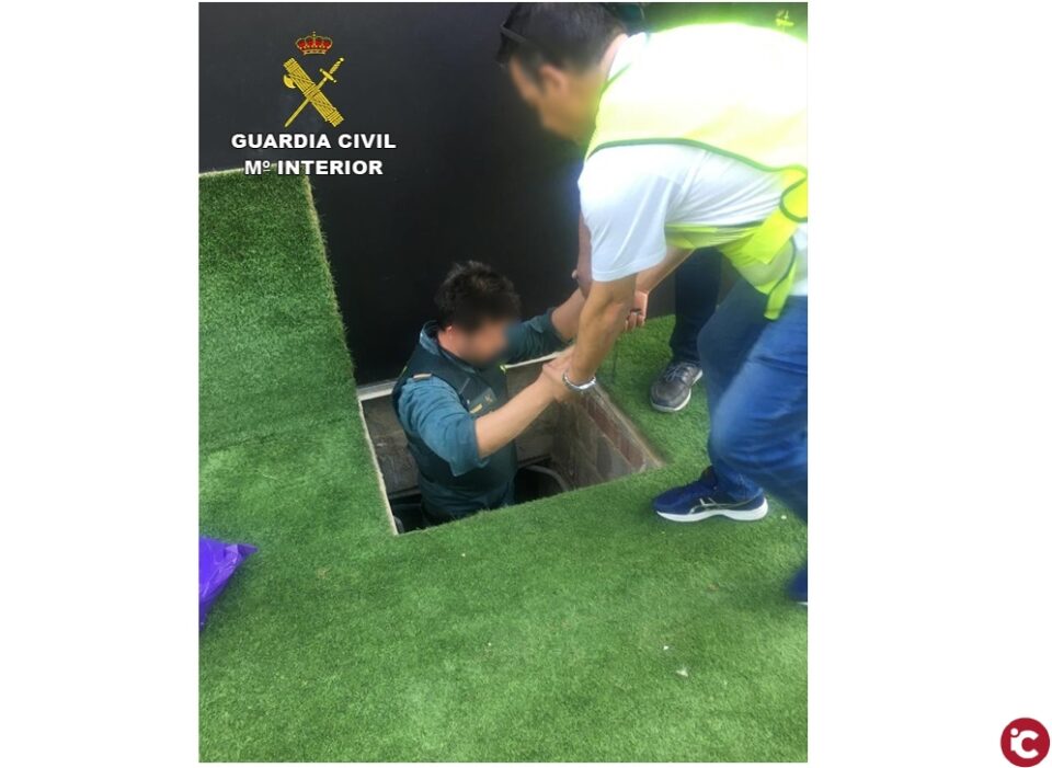 La Guardia Civil desarticula en Alfàs del Pi una organización criminal dedicada al robo de vehículos de alta gama y al tráfico internacional de marihuana
