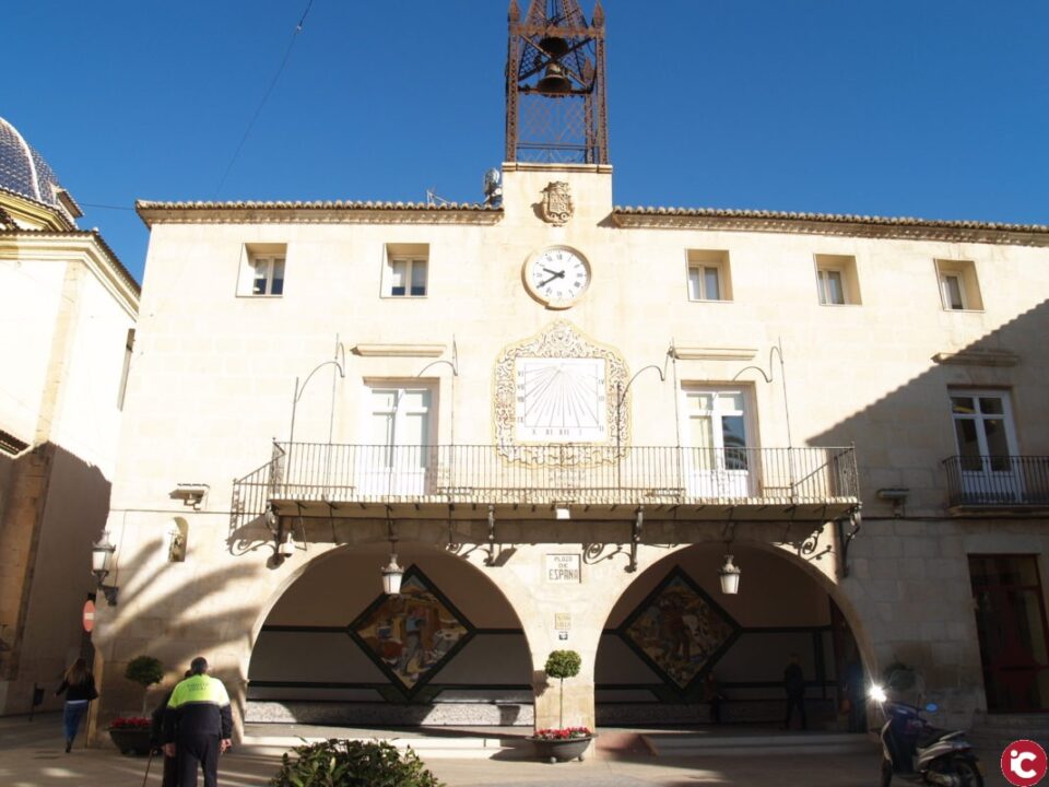 Casi 190 alumnos noveldenses con beca comedor recibirán