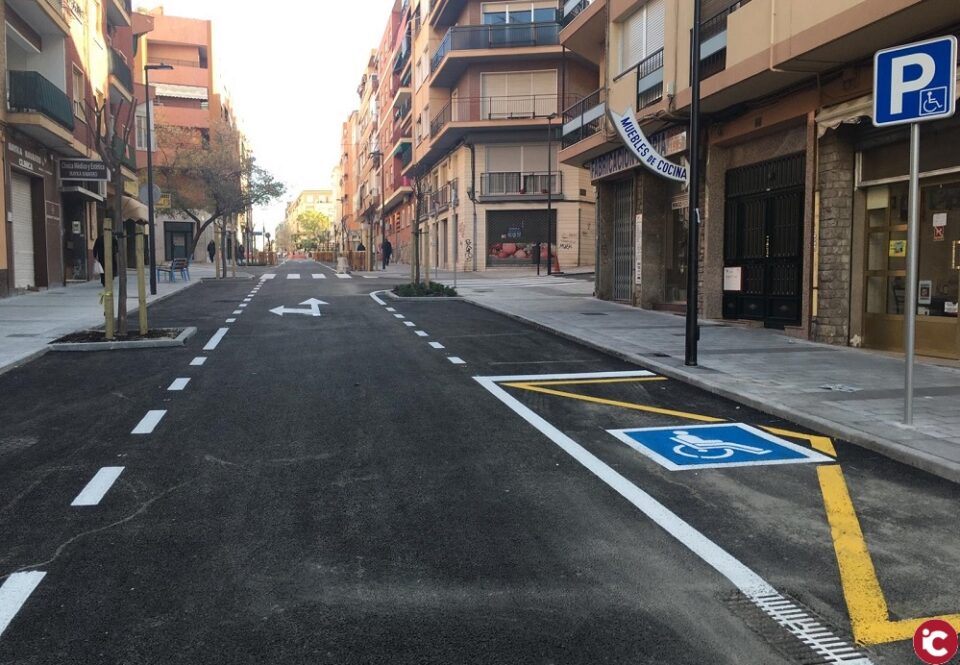 El Ayuntamiento finaliza la reurbanización y mejora de los accesos peatonales que se abren hoy al tráfico en Alcalde Suárez Llanos