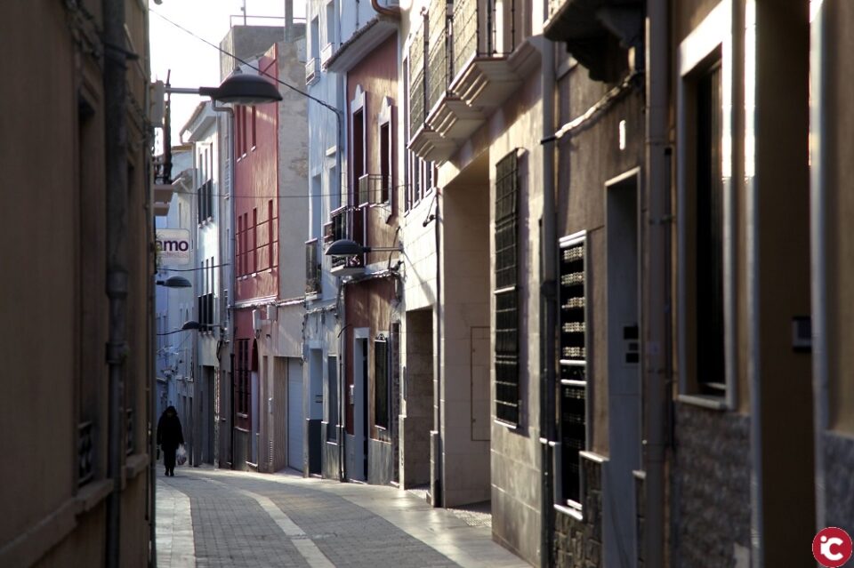 Los vecinos del casco antiguo de Villena reclaman la instalación de fibra óptica