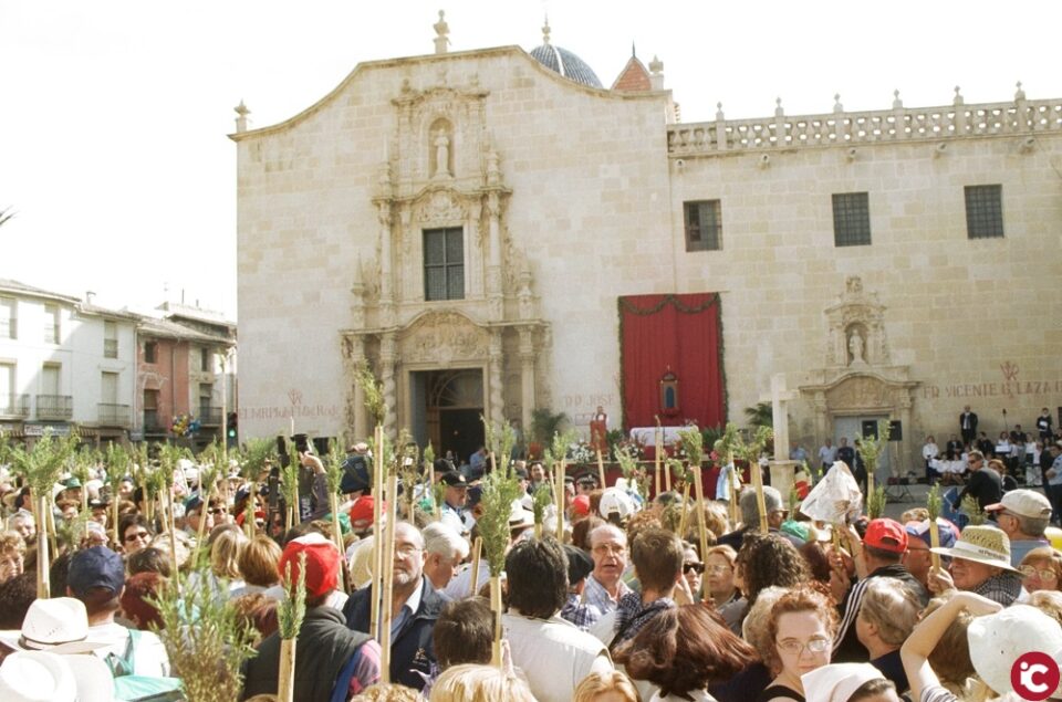 El Ayuntamiento invita a los alicantinos a sumarse desde sus balcones con un aplauso a la bendición de la Santa Faz el 23 de abril desde el macho del Castillo de Santa Bárbara