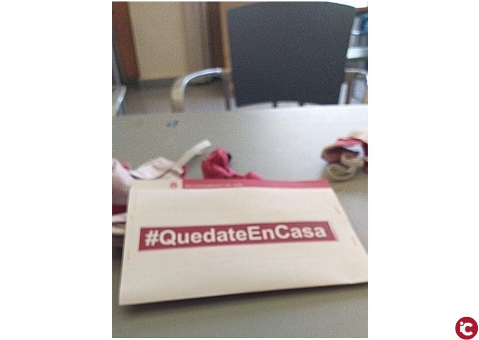 El Ayuntamiento de Aspe inició este lunes el reparto de 8.000 mascarillas por los domicilios