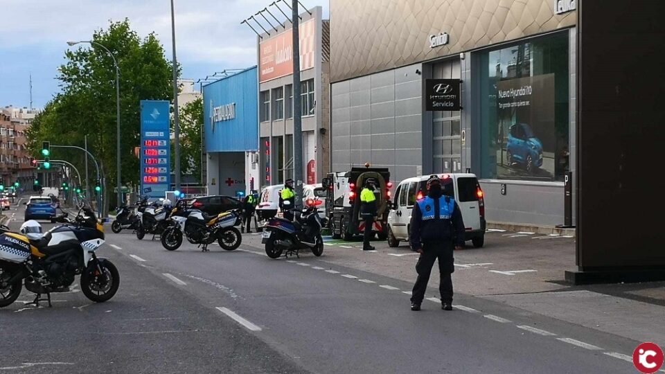 La Policía Local impone 75 denuncias en un día por desobedecer el estado de alarma y detiene a tres personas en Alicante
