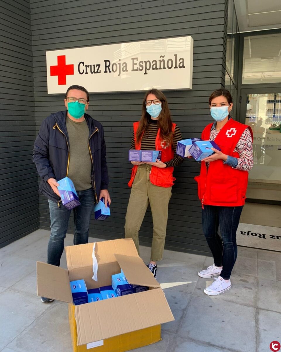 Donación de material de la Junta Central de Comparsas