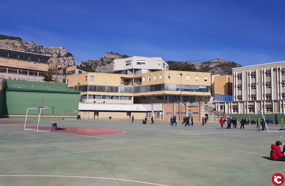 Lajuntament dAlcoi explica que encara no sha obert el procediment de sollicitud dadmissió dalumnat en els centres escolars