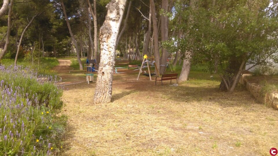 La brigada de jardines avanza con la recuperación de zonas verdes