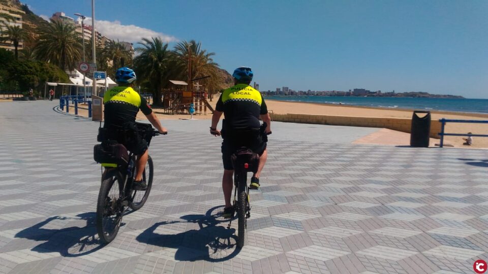 La Policía Local disuelve un partido de baloncesto en las pistas del Monte Tossal y pone cuarenta denuncias en un día por desobediencia en Alicante