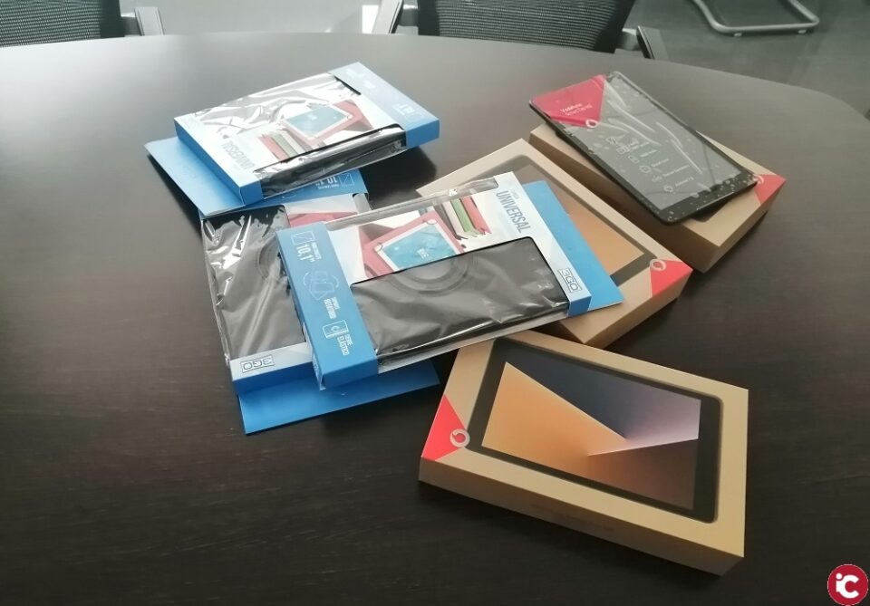 El Ayuntamiento de Petrer reparte 25 tablets con conexión a Internet a escolares de 5 y 6º de primaria en situación de vulnerabilidad