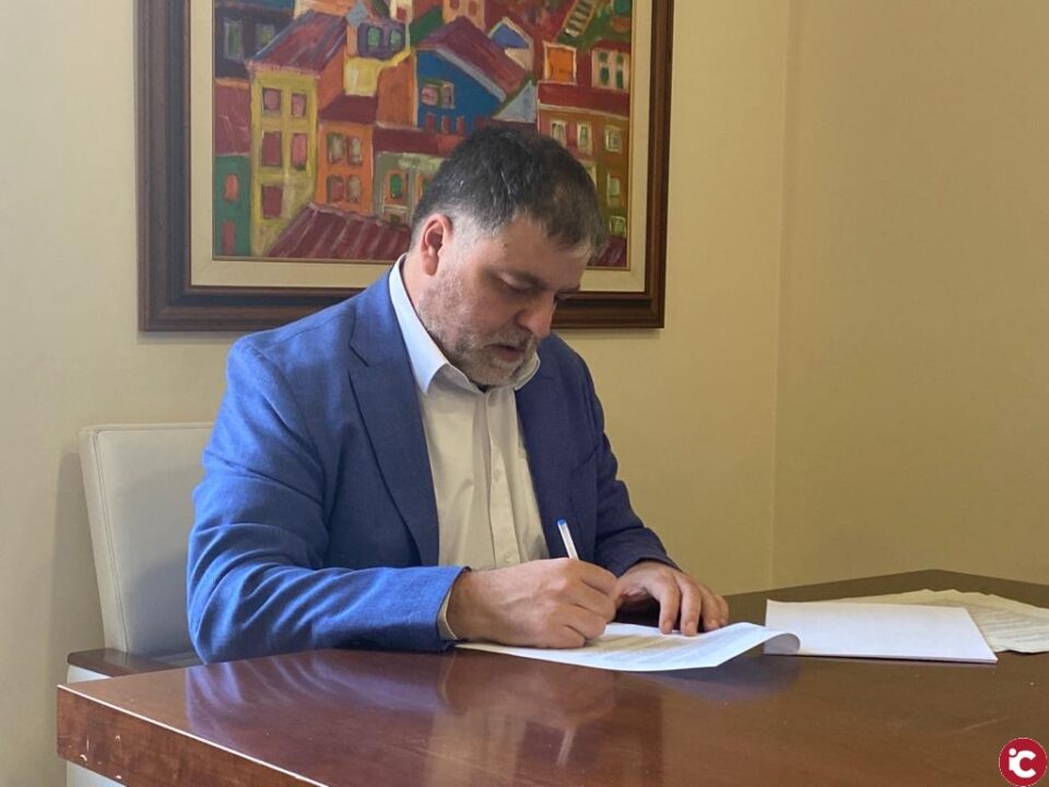 El Consorcio de Residuos CREA y la Generalitat Valenciana formalizan un convenio para mejoras en la gestión de residuos