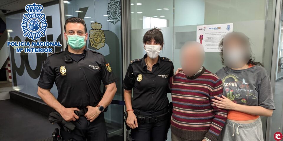 La Policía Nacional ha rescatado a un hombre con alzheimer que vagaba por la ciudad de Alicante