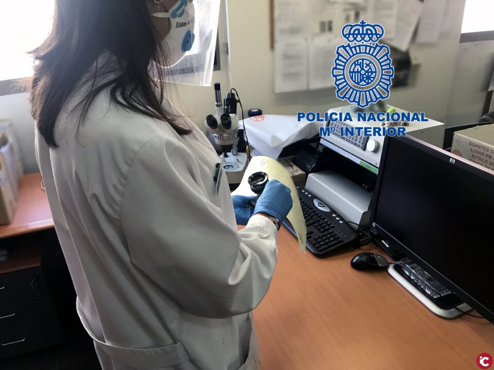 La Policía Nacional ha detenido en Elda a una persona por falsificar titulación de enfermería para obtener puestos de trabajo