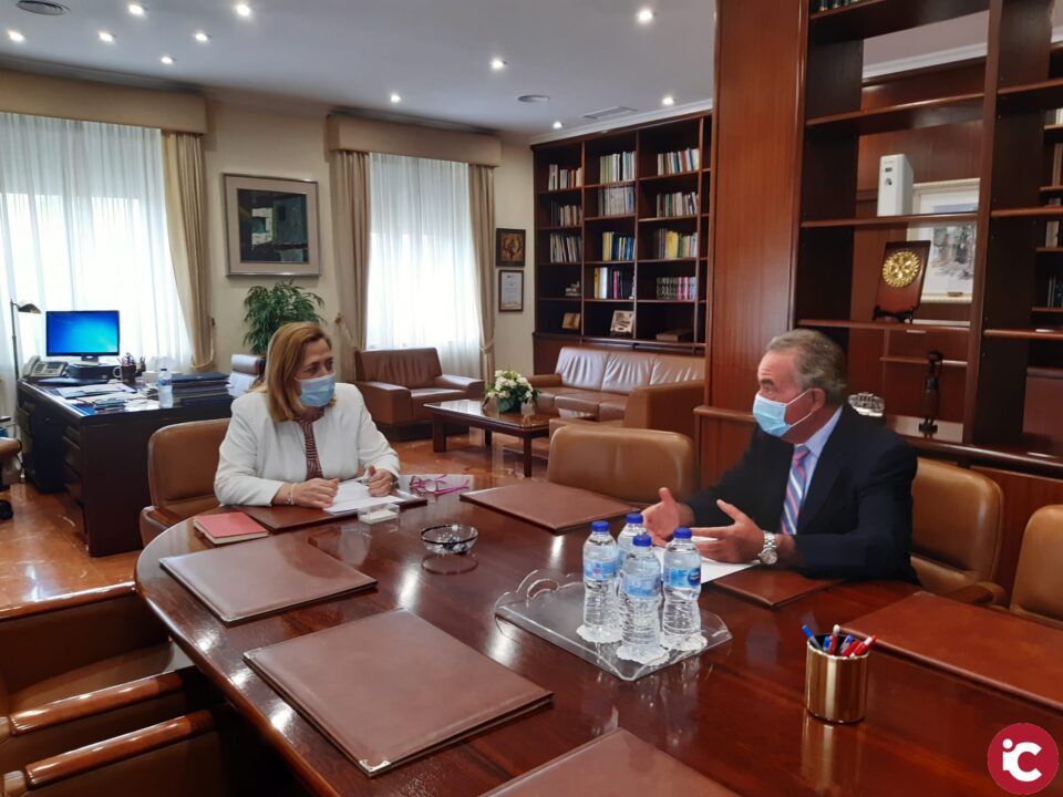 La Subdelegada del Gobierno se reúne con el Presidente de la Cámara de Comercio de Alicante