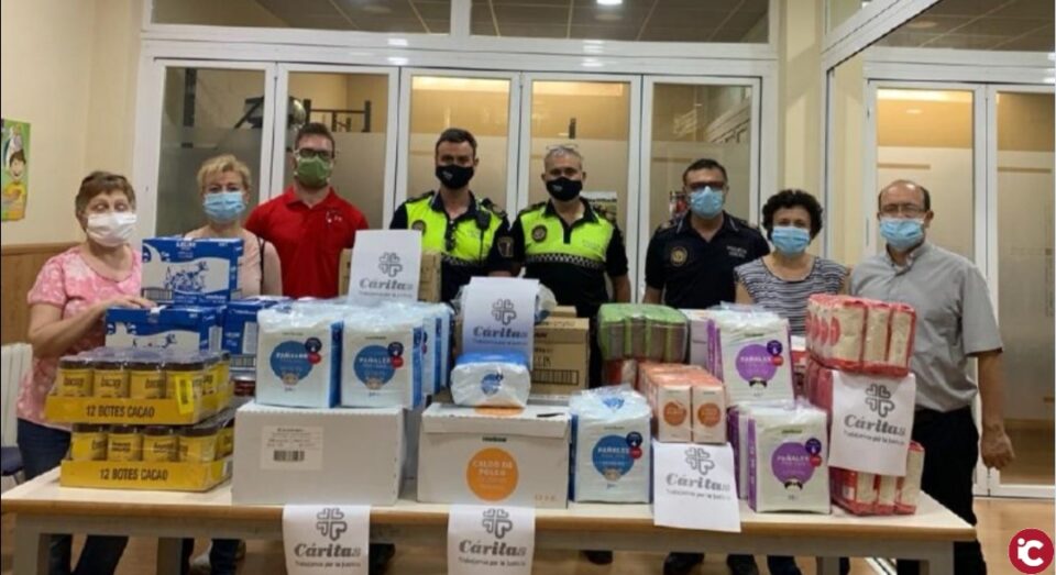 La Policía Local de Villena colabora con las familias más necesitadas