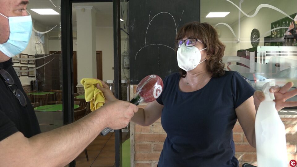 Los bares siguen un protocolo estricto de higiene en fase II