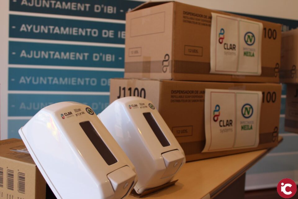 Los centros escolares de Ibi recibirán 500 dispensadores de gel hidroalcohólico