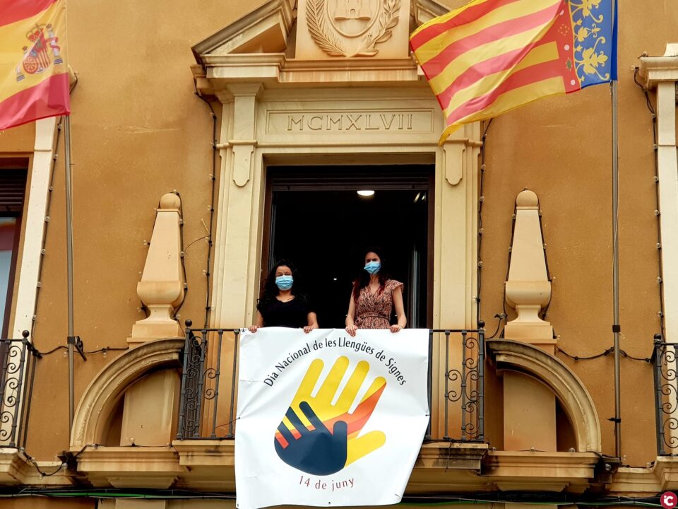 El Ayuntamiento de Elda celebra el Día Nacional de las Lenguas de Signos Españolas con la lectura de un manifiesto