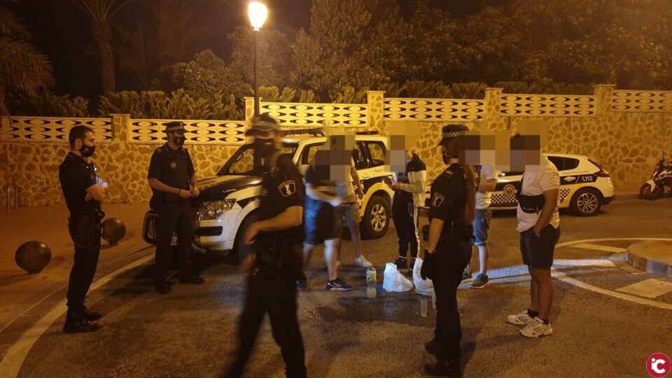 Un centenar de quejas por fiestas en viviendas en Alicante