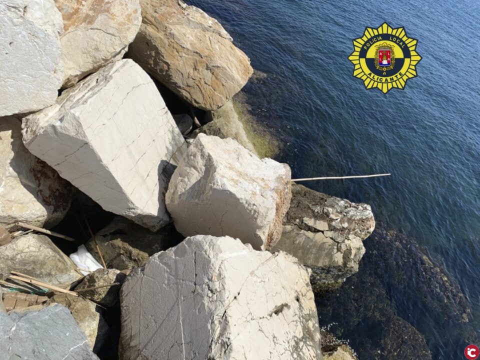 La Policía Local de Alicante localiza un alijo de hachís en la isla de Tabarca