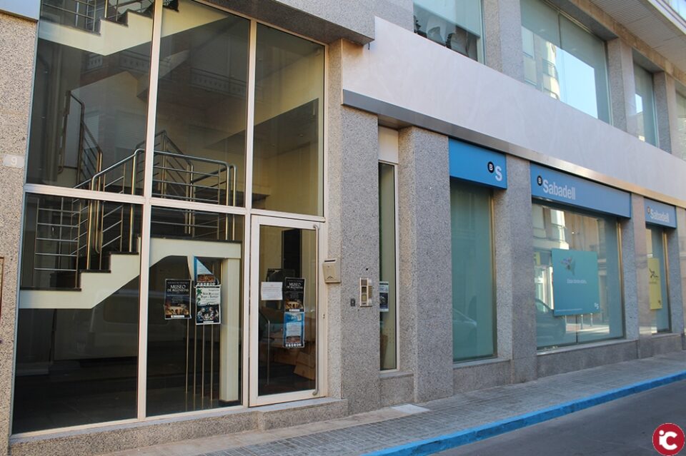 El Ayuntamiento se acoge al programa Reconstruïm Pobles para la adecuación del antiguo edificio de la CAM como espacio Coworking