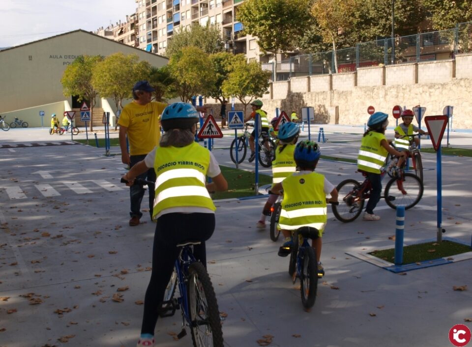 Més de 3.200 escolars han participat enguany en la campanya deducació viària de la policia local
