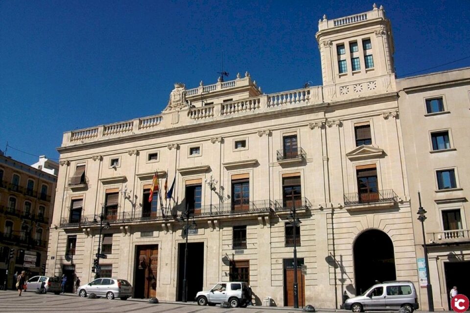 Finalitzen alguns dels serveis socials creats per atendre la Covid-19
