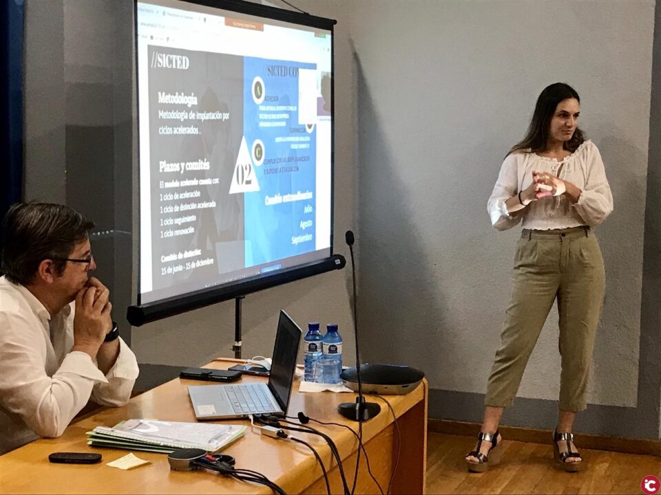 Turismo El Campello reúne al empresariado local para avanzar en el proyecto destino SICTED