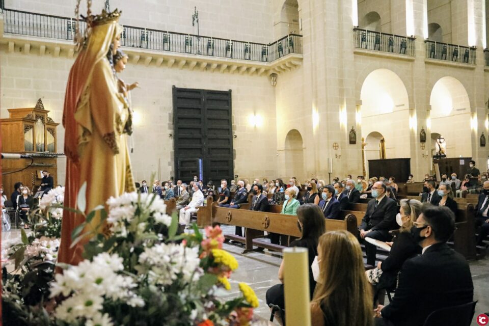 Gran participación institucional y social en la misa celebrada ayer en la Concatedral de San Nicolás por las víctimas del coronavirus