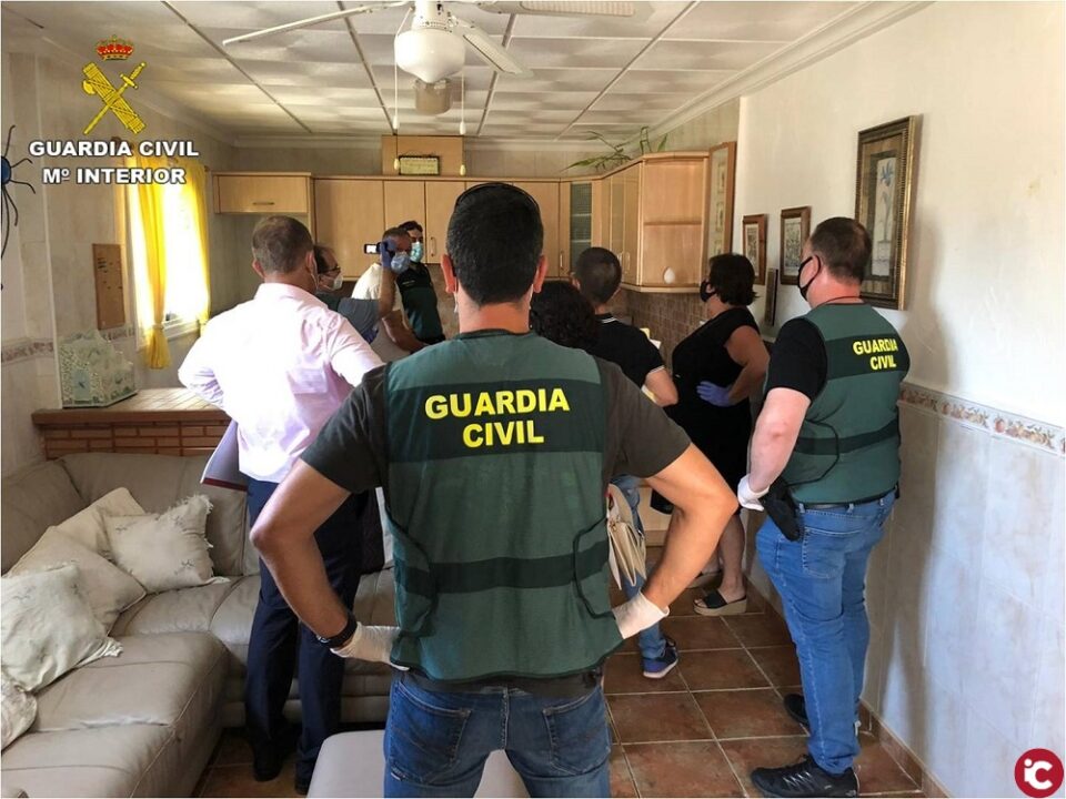 La Guardia Civil detiene a dos hombres por el homicidio de una mujer británica en Granja de Rocamora