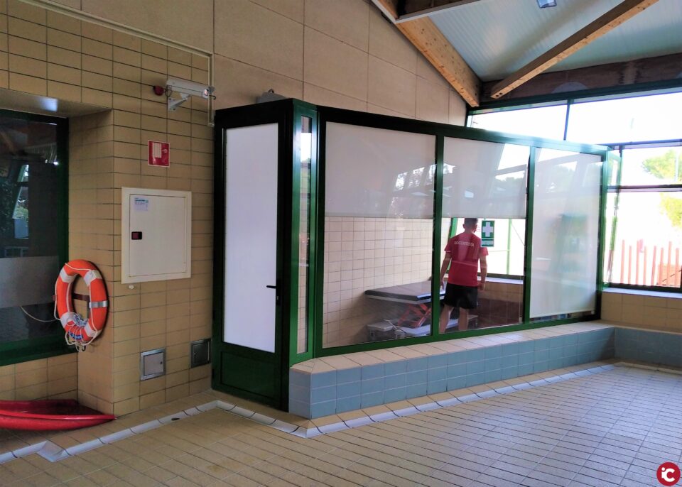 Deportes mejora la seguridad de la piscina cubierta de Aspe