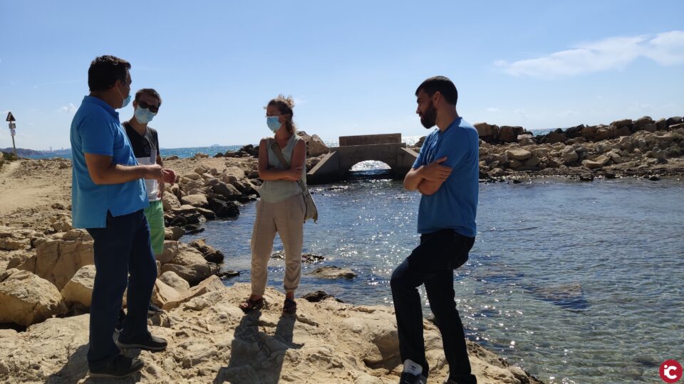 Medio Ambiente procede a la toma de muestras de las aguas de Palmeretes y Baeza