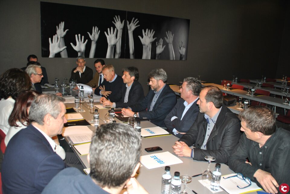 La Plataforma considera positivo para el futuro del Eje Industrial Ontinyent-Alcoy-Ibi su capacidad y agilidad para reinventarse