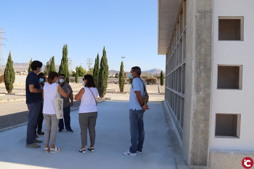 Finaliza la construcción de 88 nichos y 24 columbarios en el Cementerio municipal