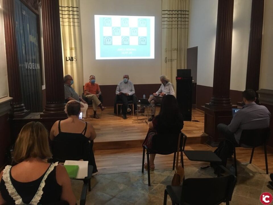 El patronato de la Vivienda aprueba un suplemento de crédito de 421.428 para amortizar deuda y cede gratuitamente dos viviendas como pisos tutelados para 14 personas con discapacidad intelectual del Centro San Rafael en Alicante