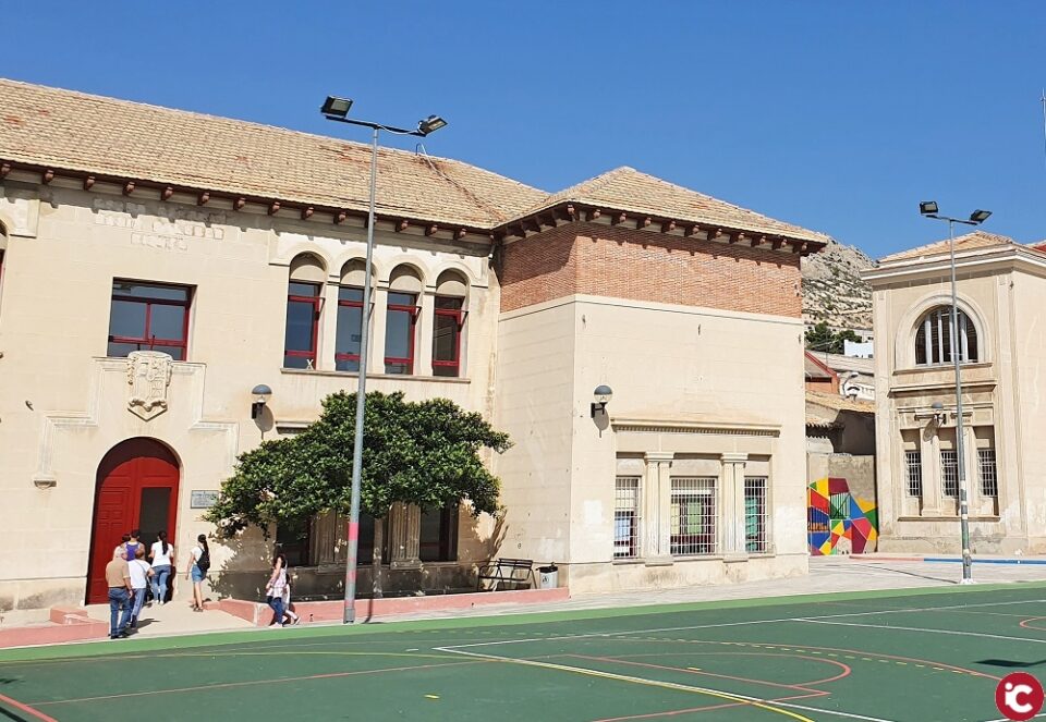 El Ayuntamiento realizará trabajos de mejora y modernización en el CEIP Eloy Coloma con un presupuesto de más de 744.000 euros